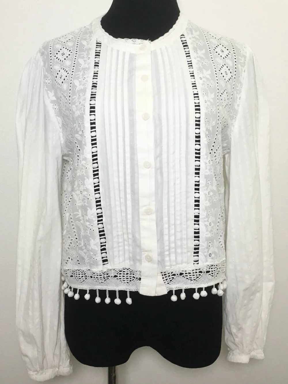 Zara | White Lace Button-Front Long Sleeve Top